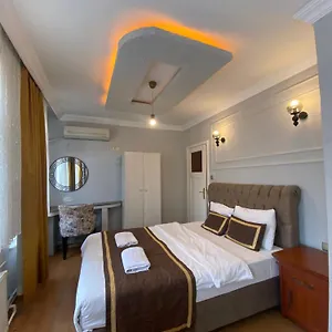 rezervați aici